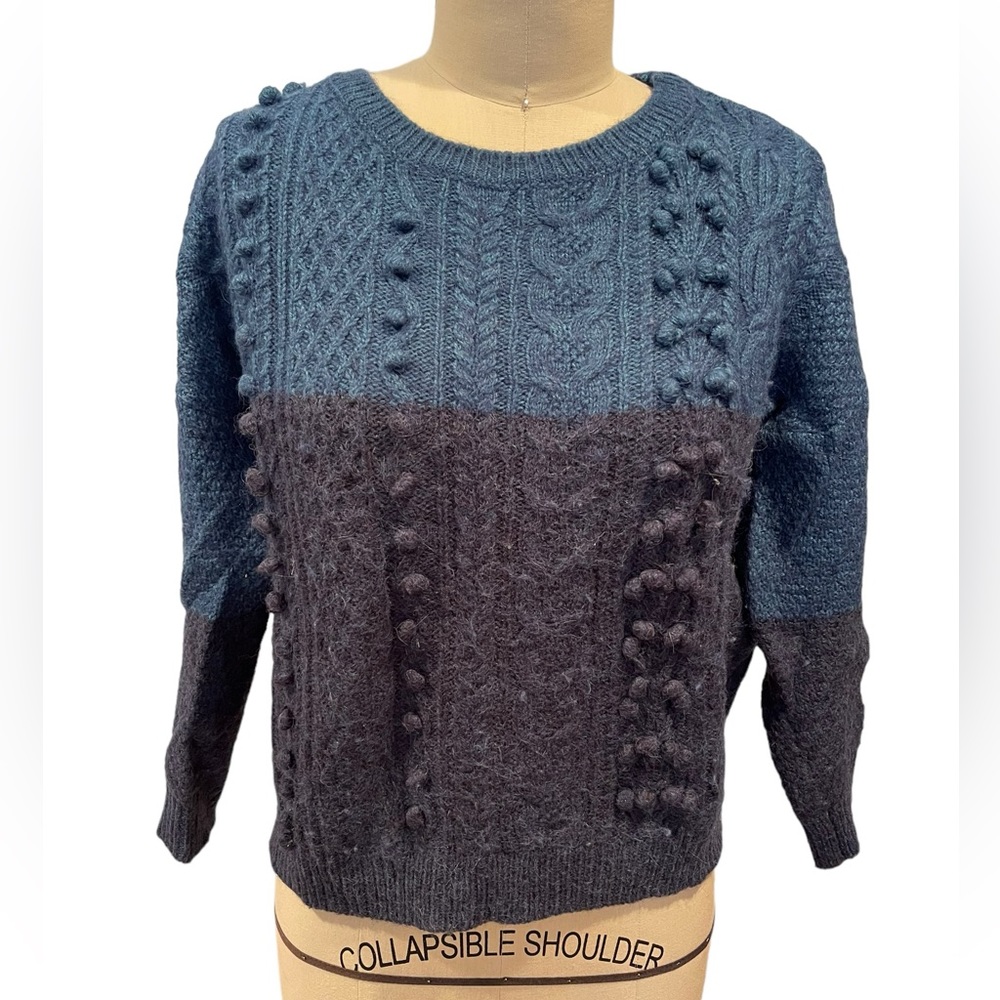 Two tone cable sweater - xsmall